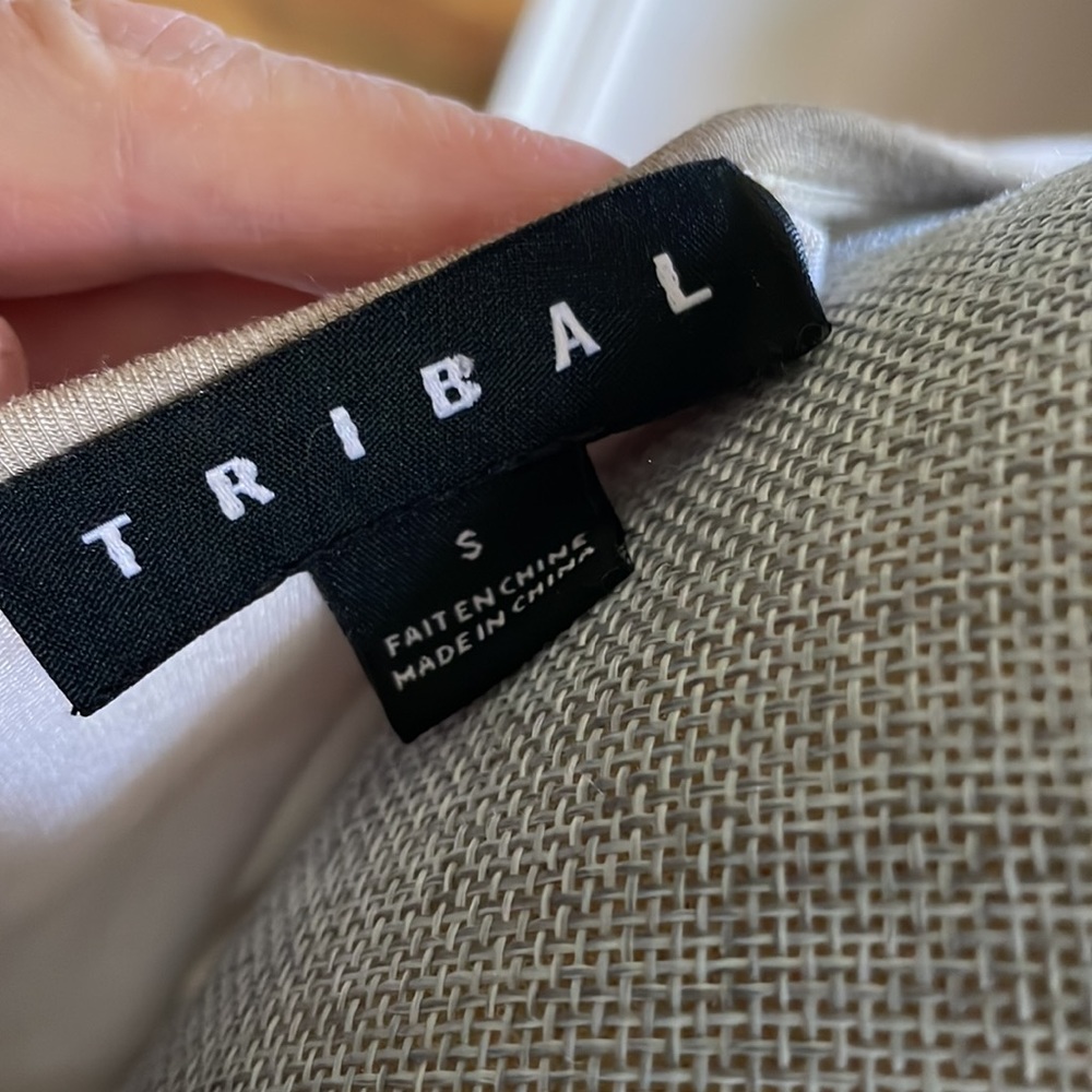 TRIBAL Aztec pattern top - Picture 5 of 5